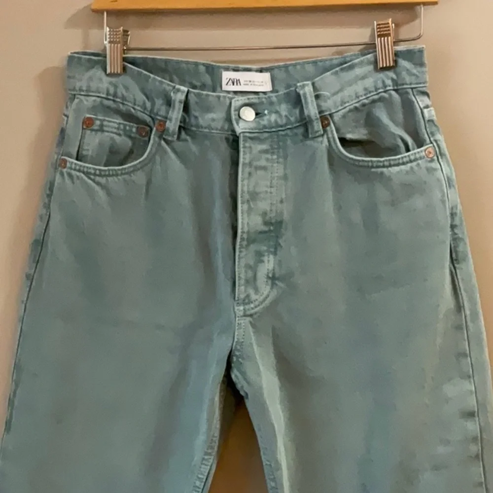 Zara jeans straight leg light green 9374/061/500/38